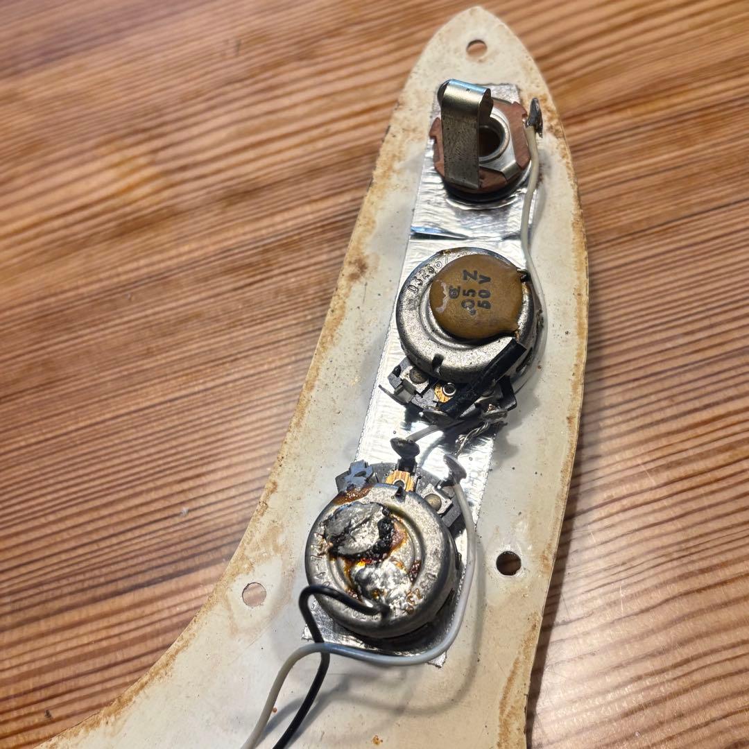 1972年 Fender USA Musicmaster Bass ダフネブルー