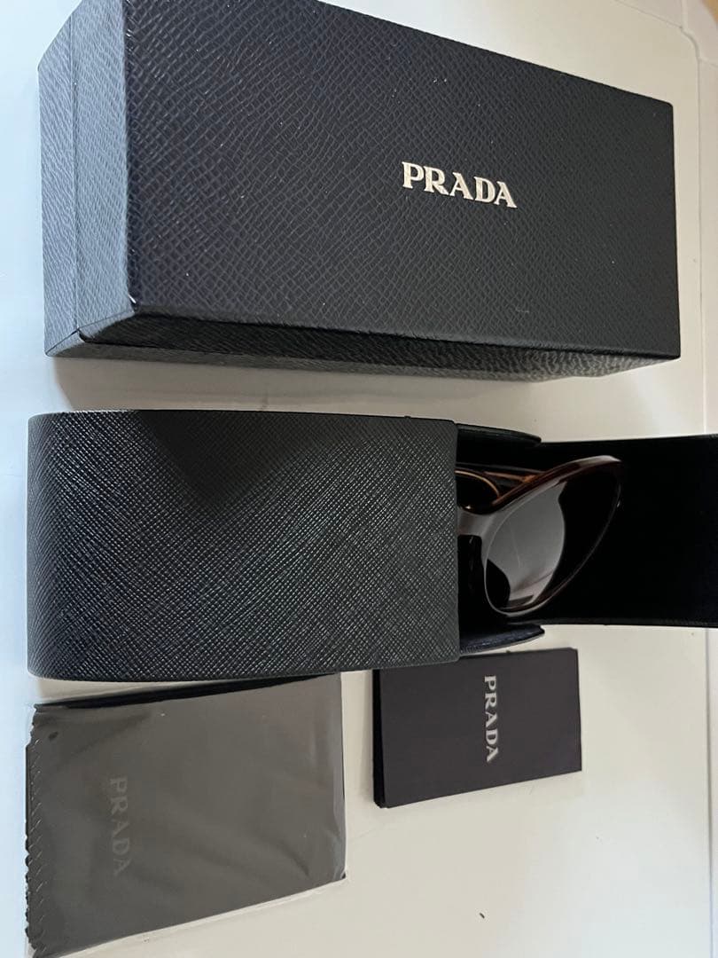 PRADA　プラダ　レディース　サングラス　ケース&外箱&クロス&取説 付き