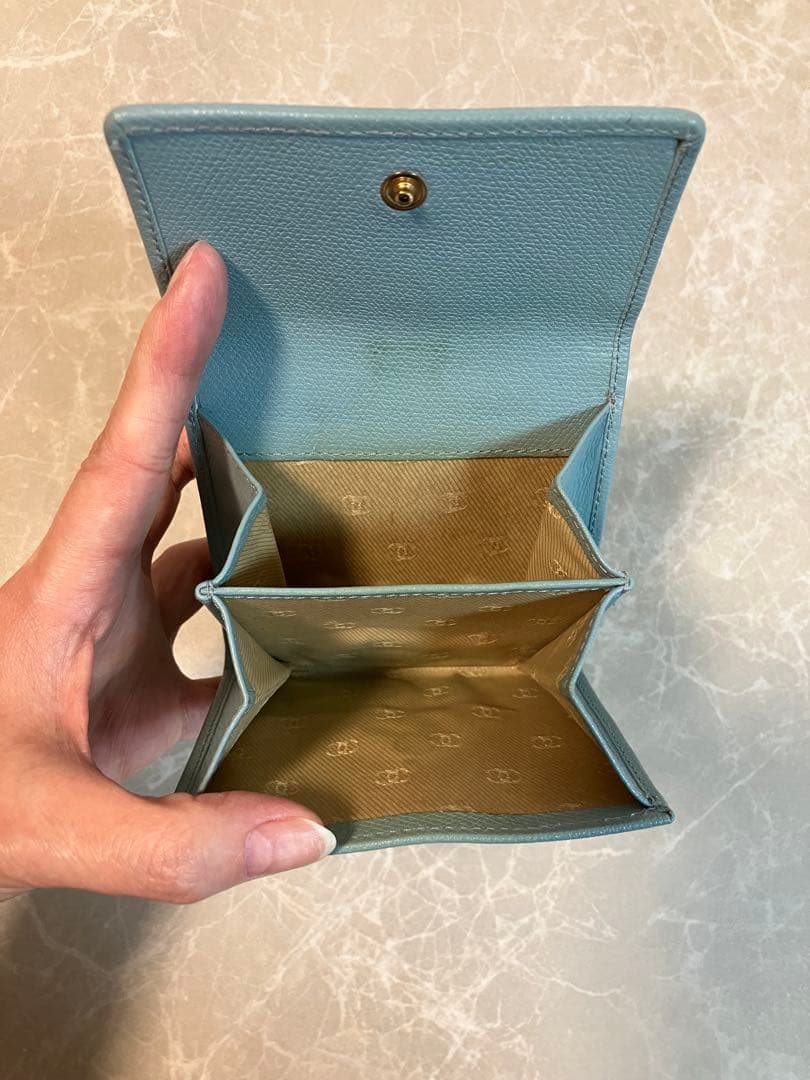 CHANEL シャネル　二つ折り財布　ブルー