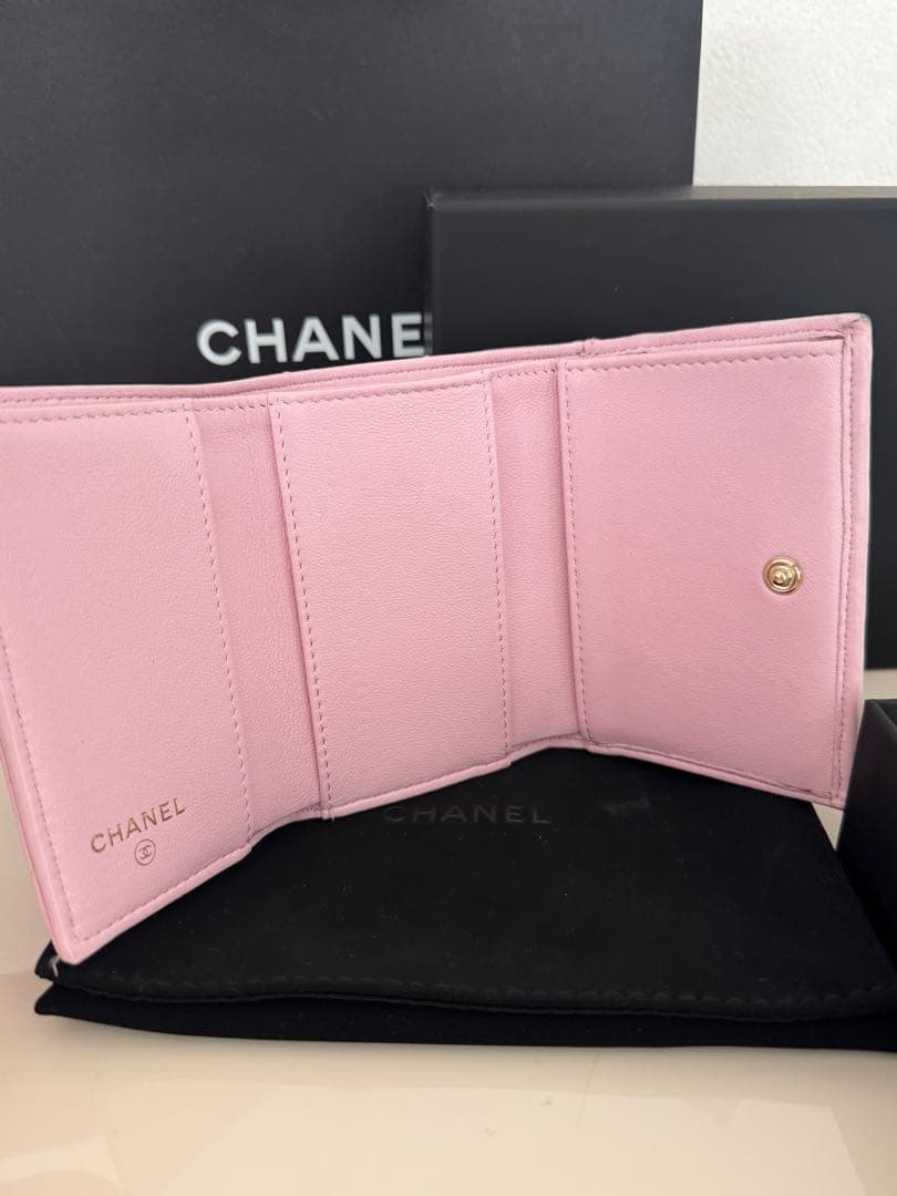 CHANEL クラシック スモール フラップ ウォレット ピンク 3つ折り財布