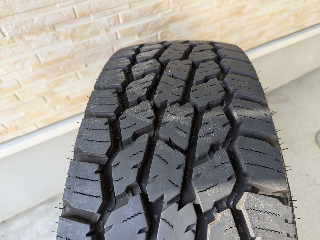 専用　難有り　ヨコハマ GEOLANDAR A/T 4 LT265/75R16