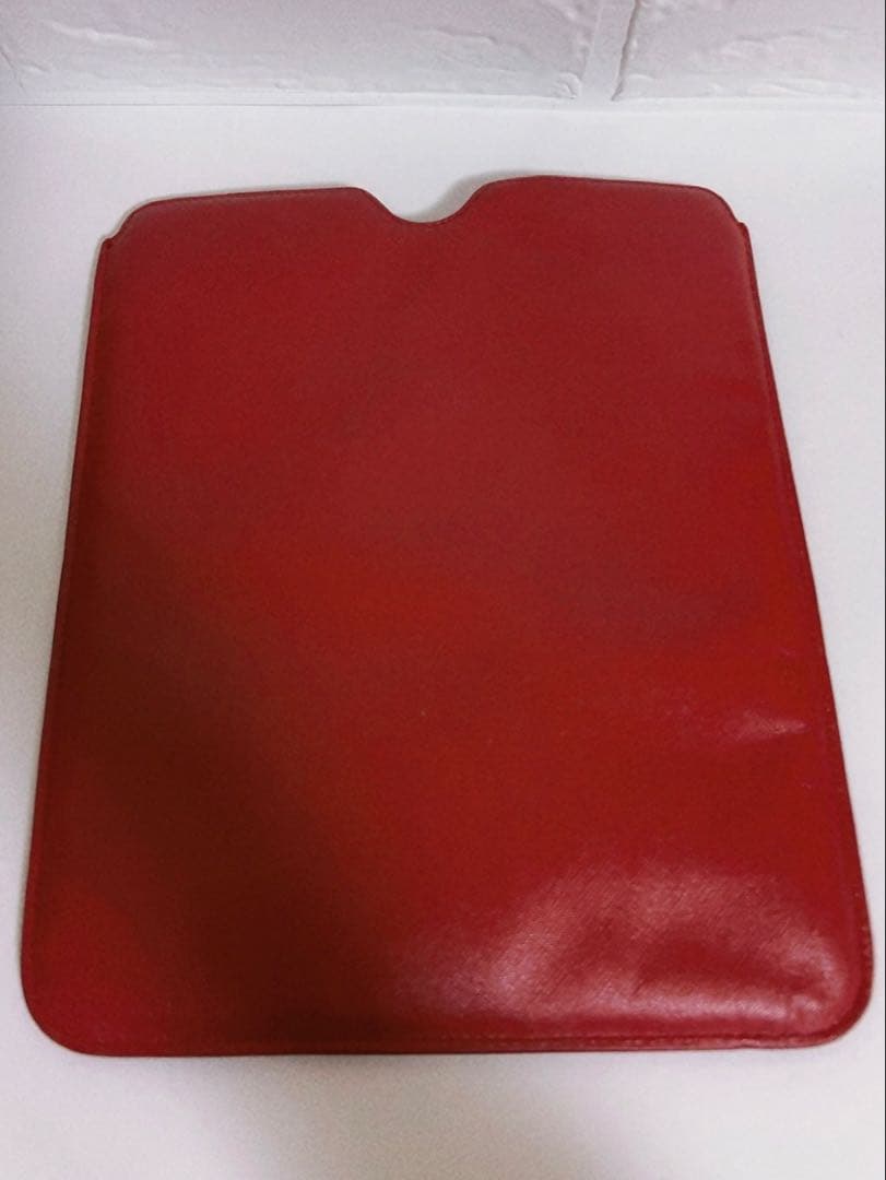 プラダ　PRADA iPadケース　タブレットケース 赤　三角ロゴ