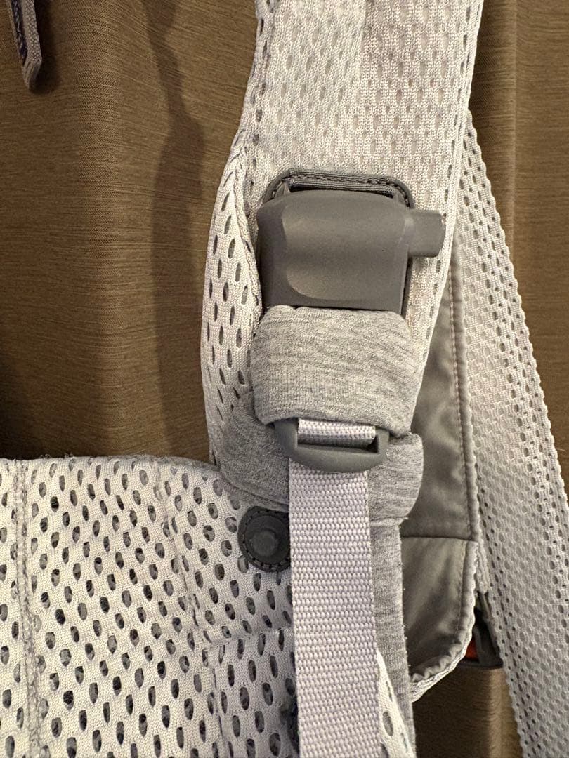 ベビーキャリア Harmony グレー　Baby Bjorn