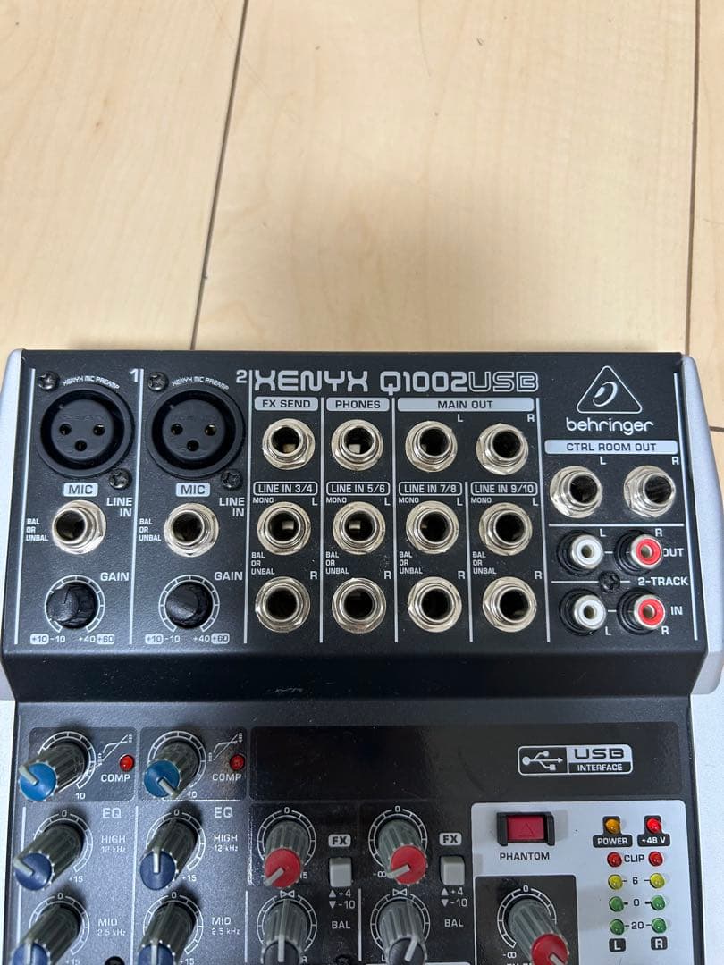BEHRINGER ( ベリンガー ) XENYX Q1002USB