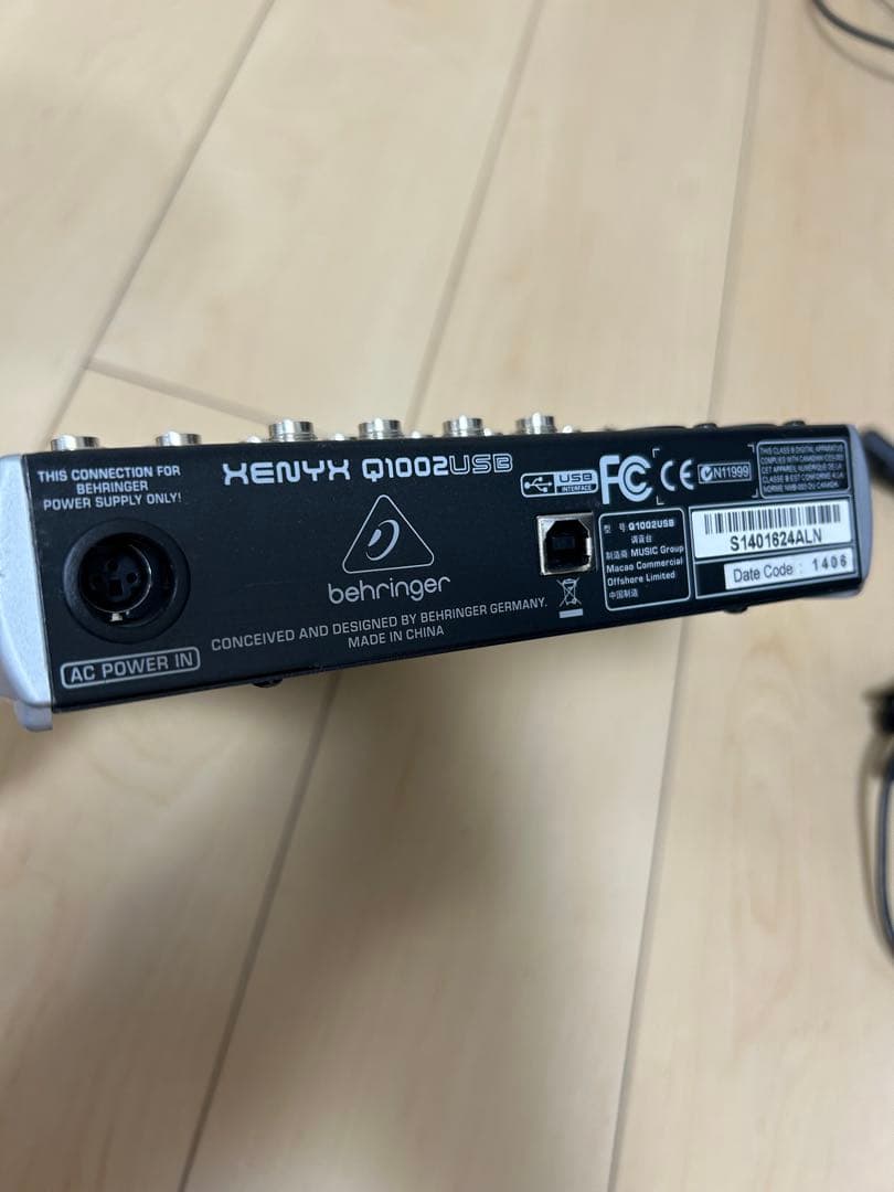 BEHRINGER ( ベリンガー ) XENYX Q1002USB