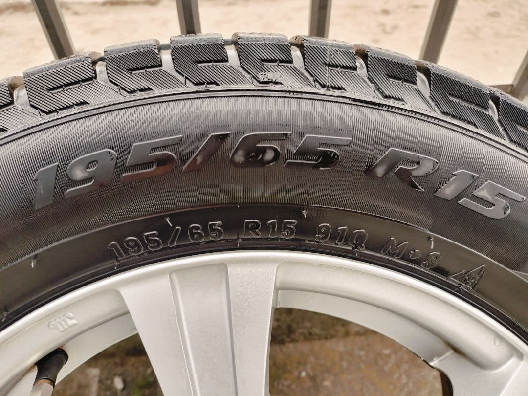 195/65 R15 スタッドレスタイヤ ホイールセット（4本）