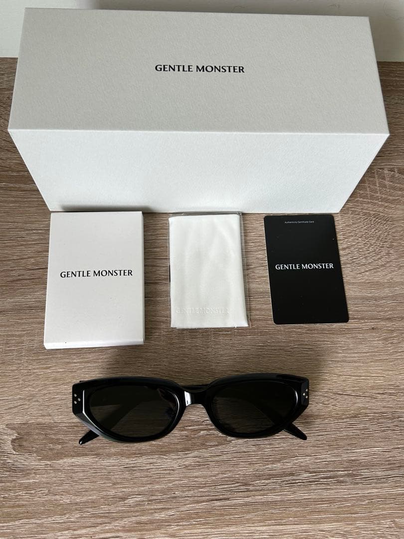 GENTLE MONSTER Duns 01 ブラックサングラス