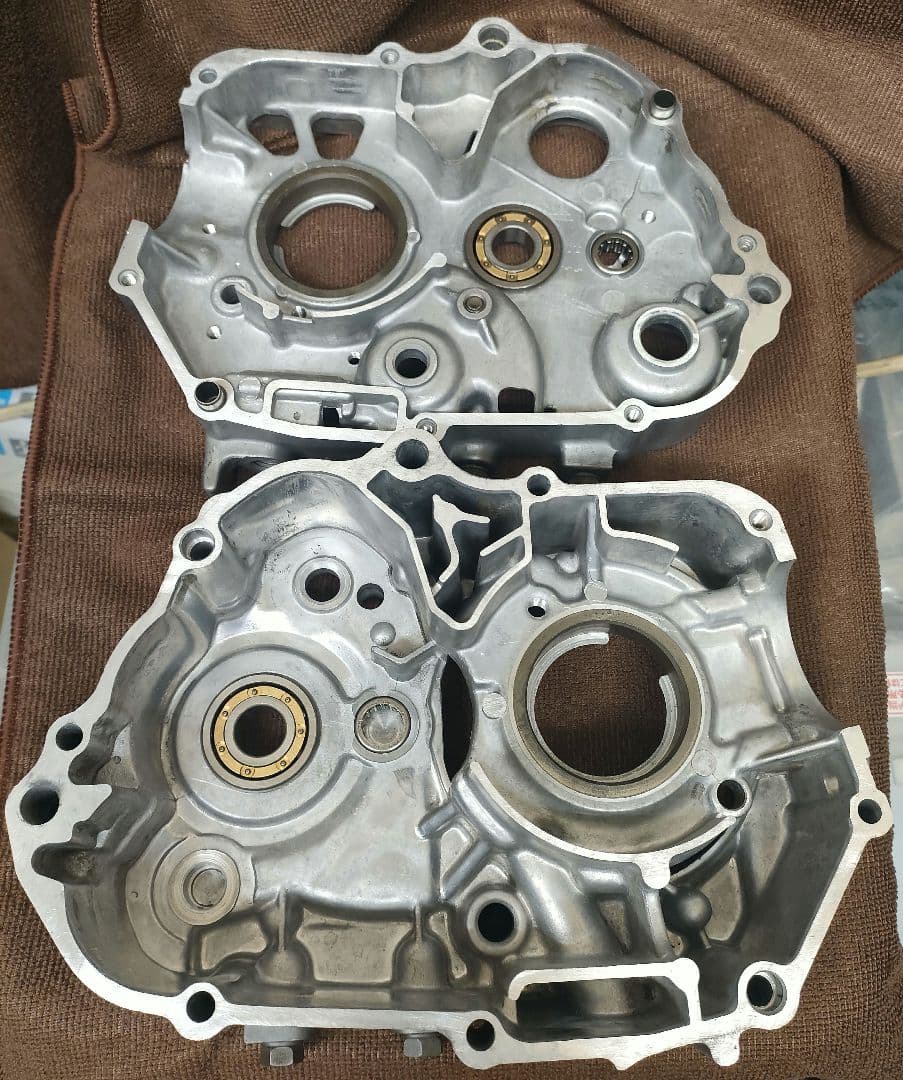 モンキー系クランクケース　１２V 　ベアリング 新品　ジャズ