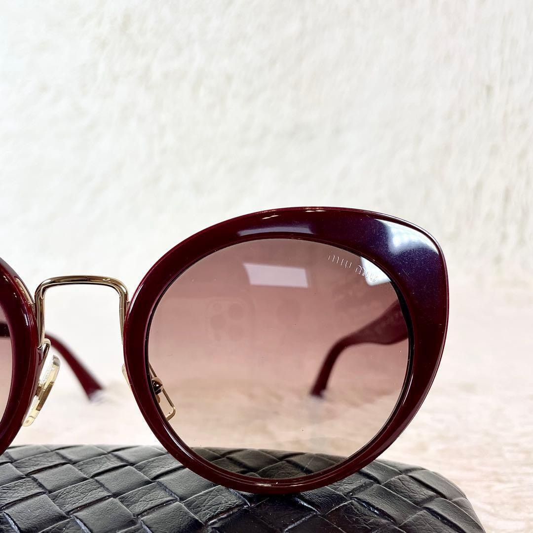 極美品　miu miu　SMU06T　キャッツアイ　レッドレンズ・フレーム
