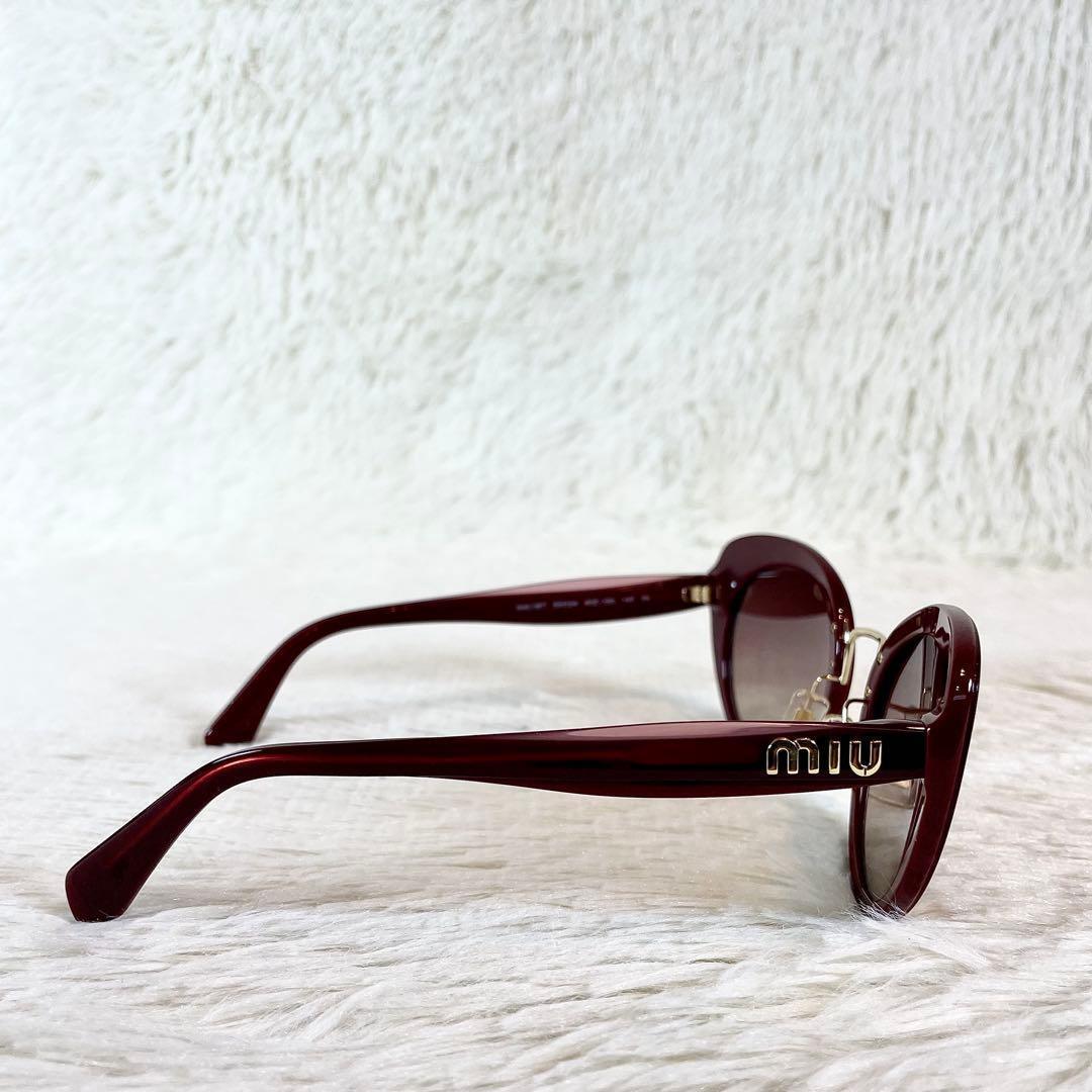 極美品　miu miu　SMU06T　キャッツアイ　レッドレンズ・フレーム