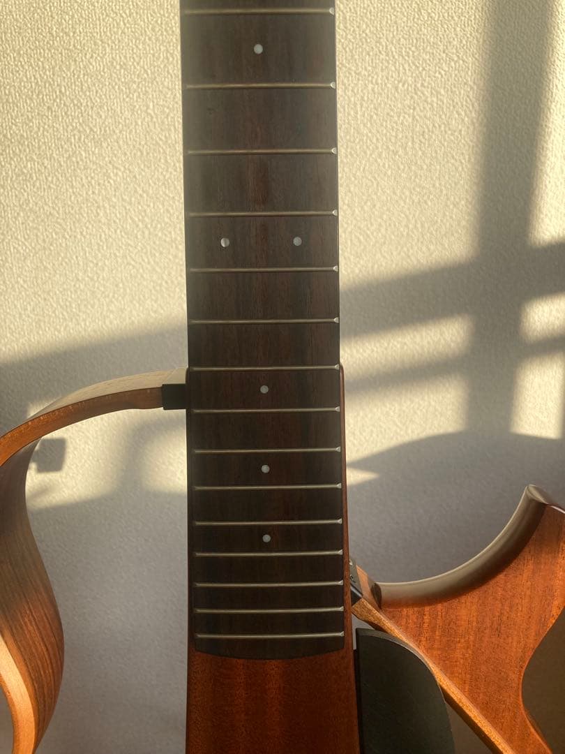 ヤマハ　サイレントギター　SLG200S NT