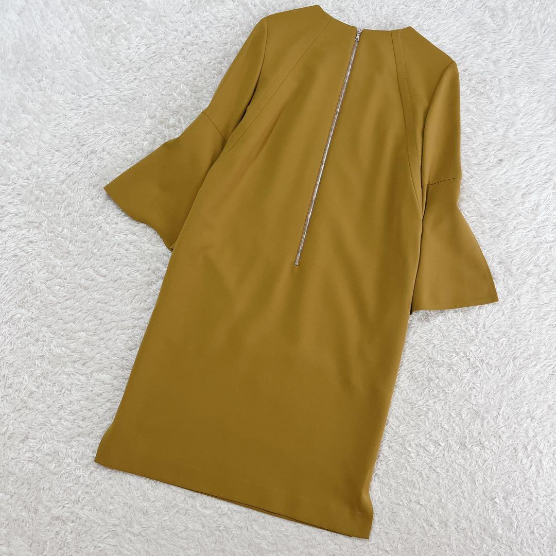 ほぼ未使用✨ADORE 膝丈ワンピース　ラッフルスリーブ　マスタード 36