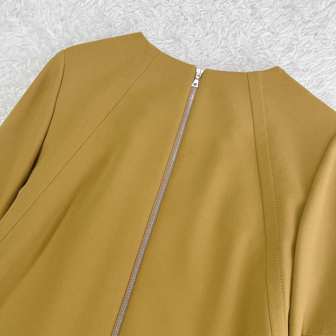 ほぼ未使用✨ADORE 膝丈ワンピース　ラッフルスリーブ　マスタード 36