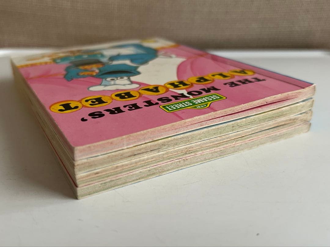 【昭和レトロ洋書絵本】 セサミストリートのキャラクターたち 4冊セット