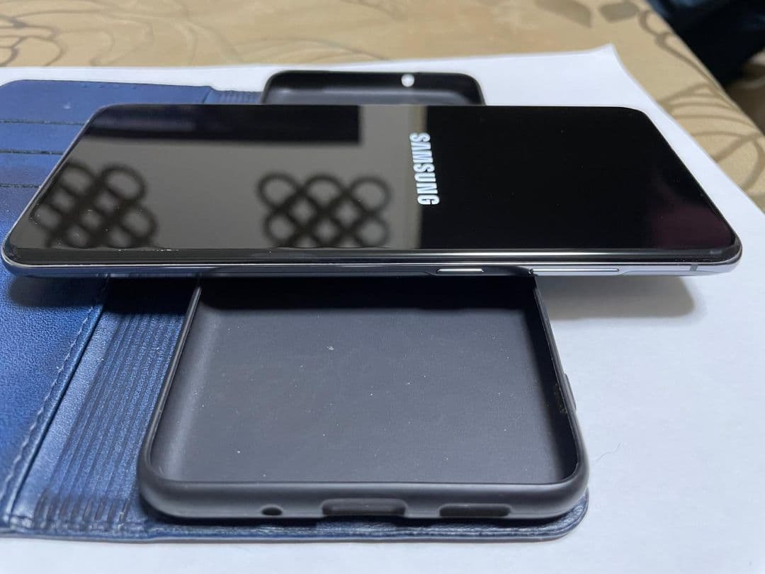 Samsung Galaxy S20+ ブラック ケース付き