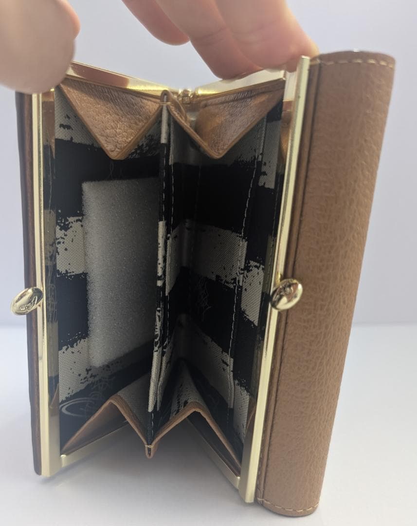 【美品】ヴィヴィアンウエストウッド がま口三つ折り財布 キャメル