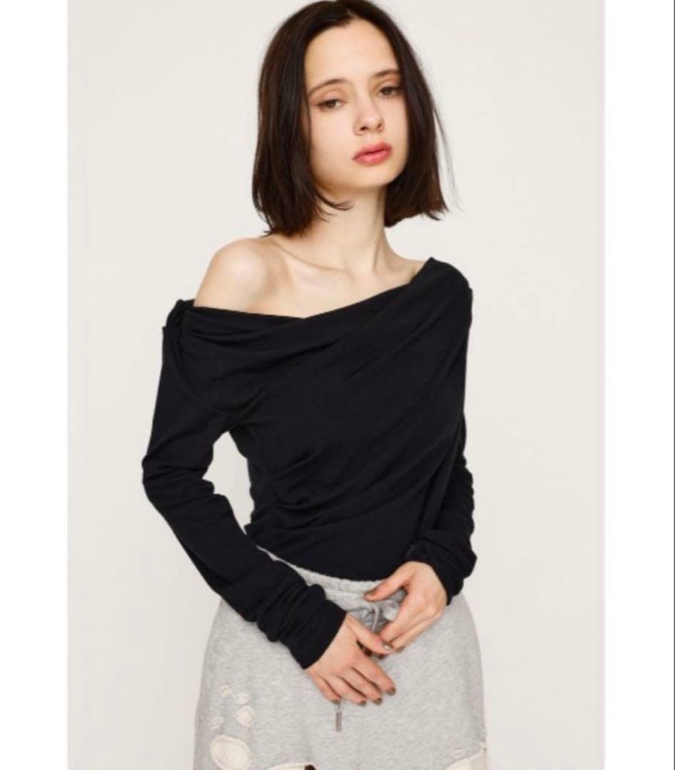 SLY OFF SHOULDER CUT TOPS オフショルダー ブラック