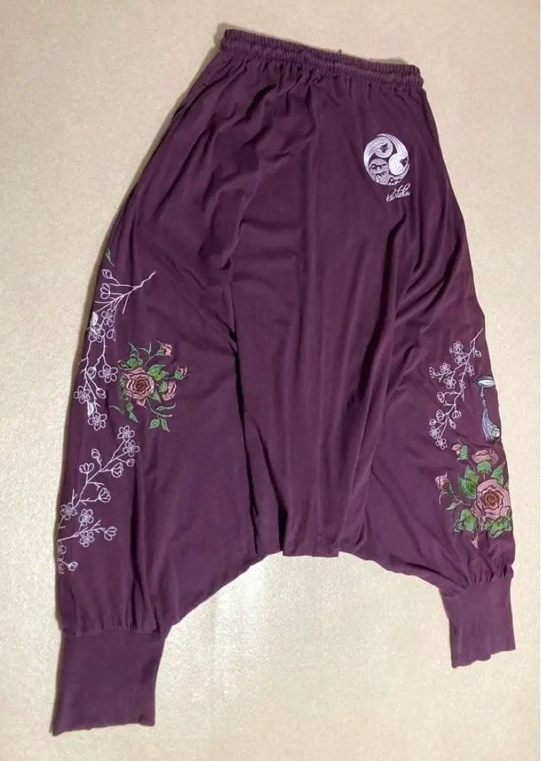 Kurotoka 黒兎華 刺繍 「紅ノ華」 サルエルパンツ ウサギ 桜 和柄