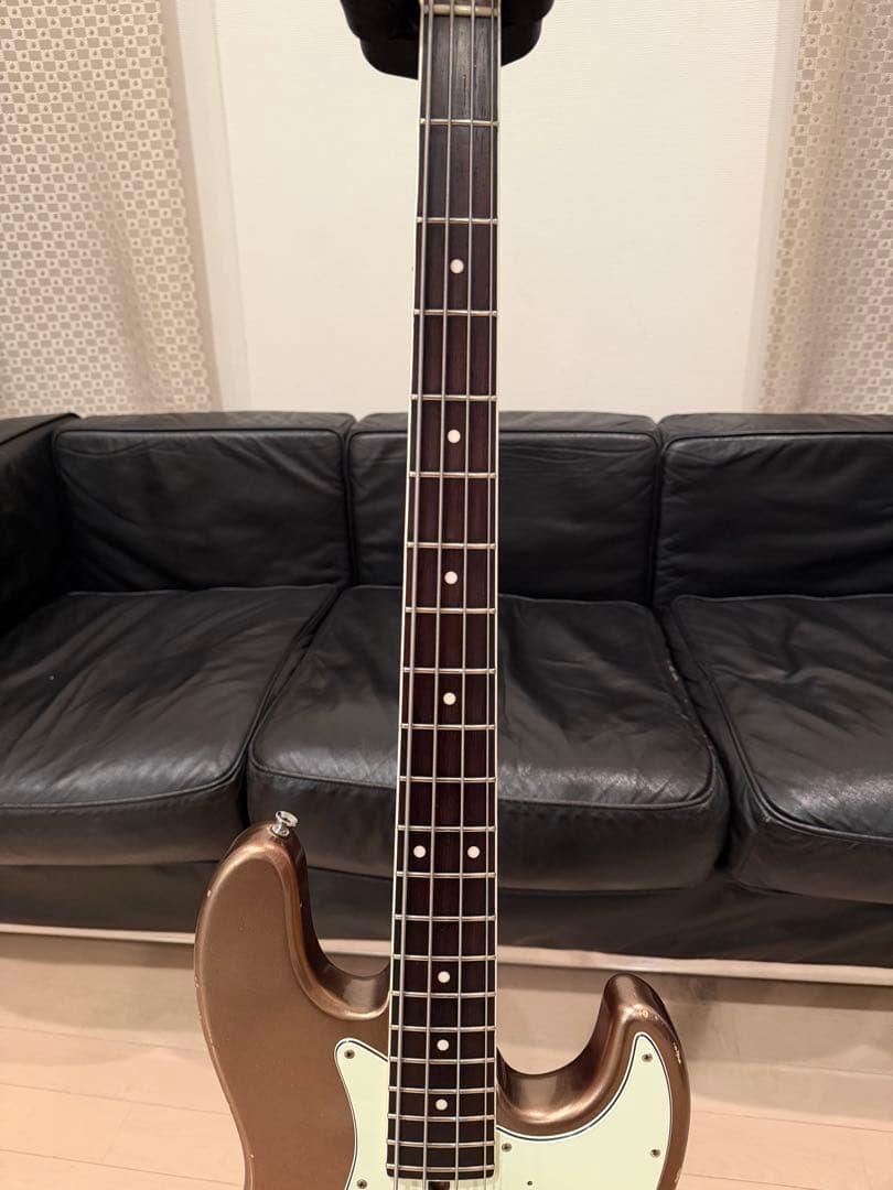 ベース Moon 1966 JB Relic Burgundy Mist