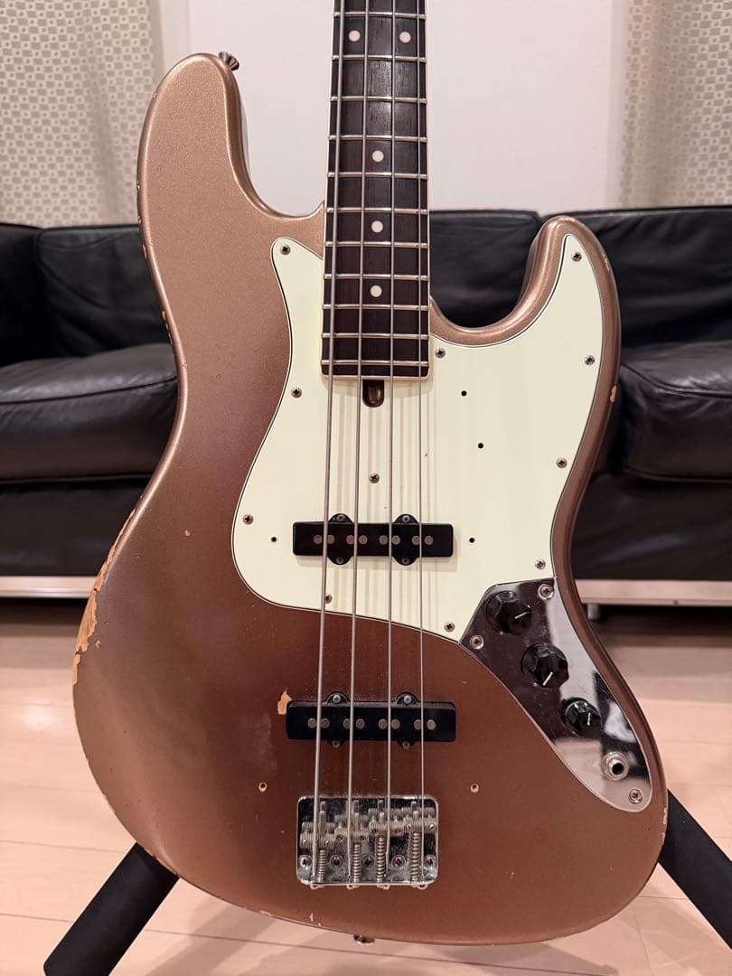 ベース Moon 1966 JB Relic Burgundy Mist
