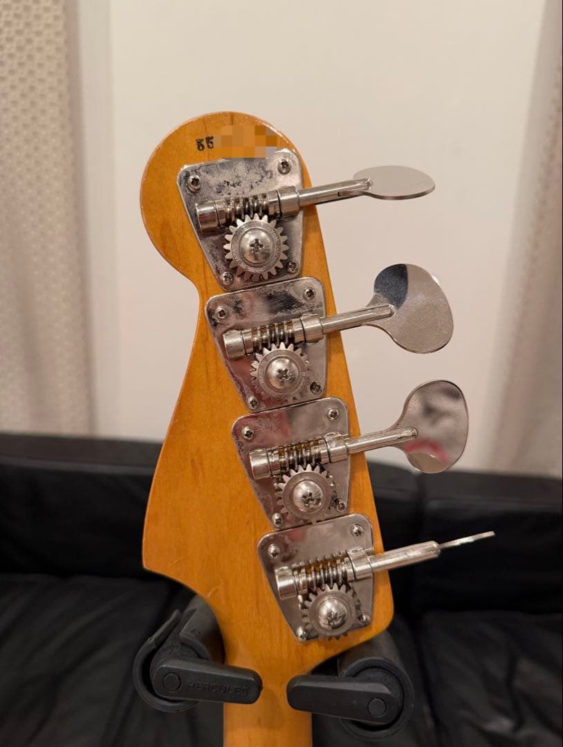 ベース Moon 1966 JB Relic Burgundy Mist