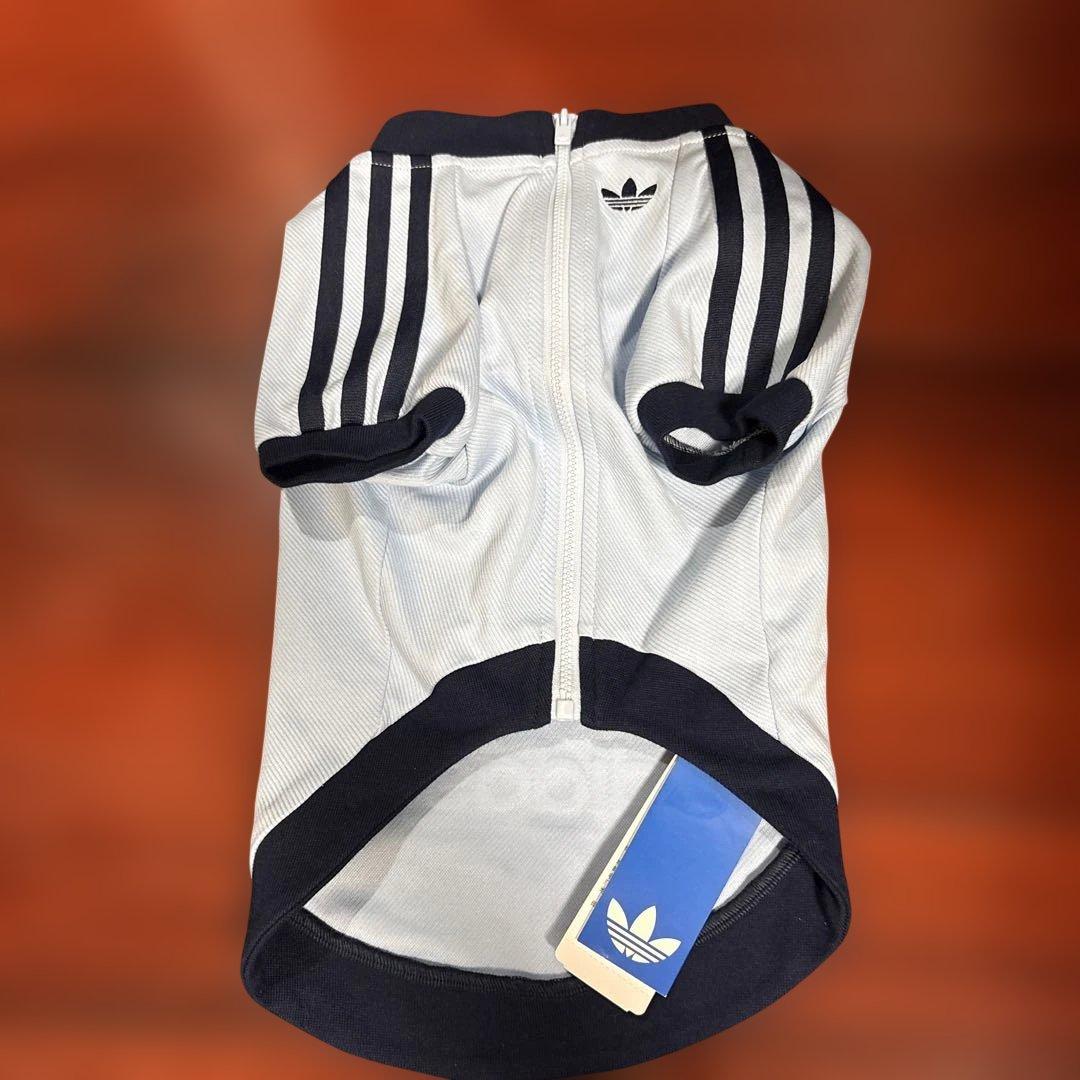 adidas 水色 犬 ジップアップウェア　Ｌ