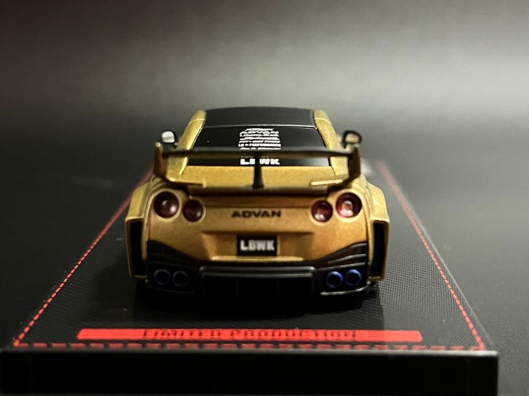 イグニッションモデル1/64 LBWK GT-R R35