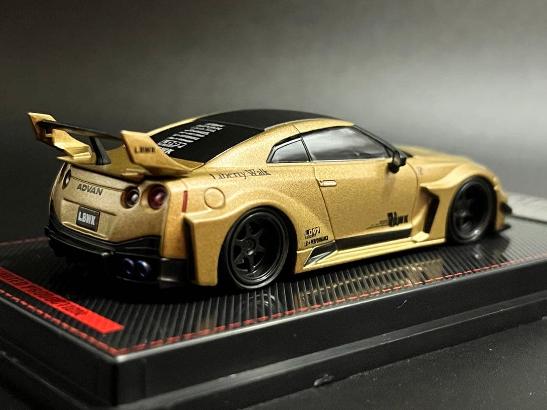 イグニッションモデル1/64 LBWK GT-R R35