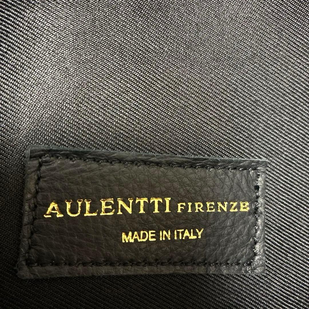【未使用品】AULENTTI ブラック　レザー　キルティング　ボディバッグ