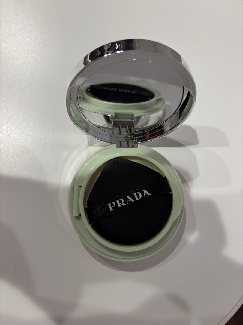 美品　PRADA AUGMENTED SKIN クッションファンデーション