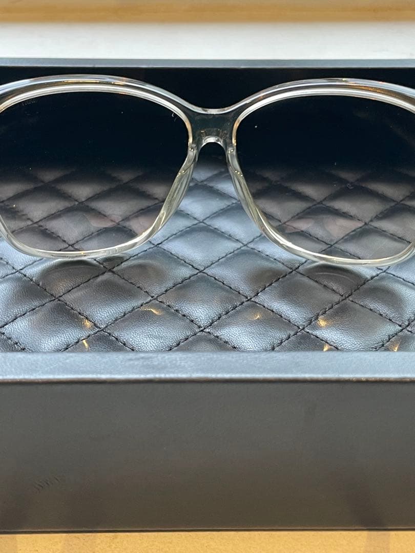 【新品未使用】JIMMY CHOO ジミーチュウ　　ピンクベージュ　サングラス