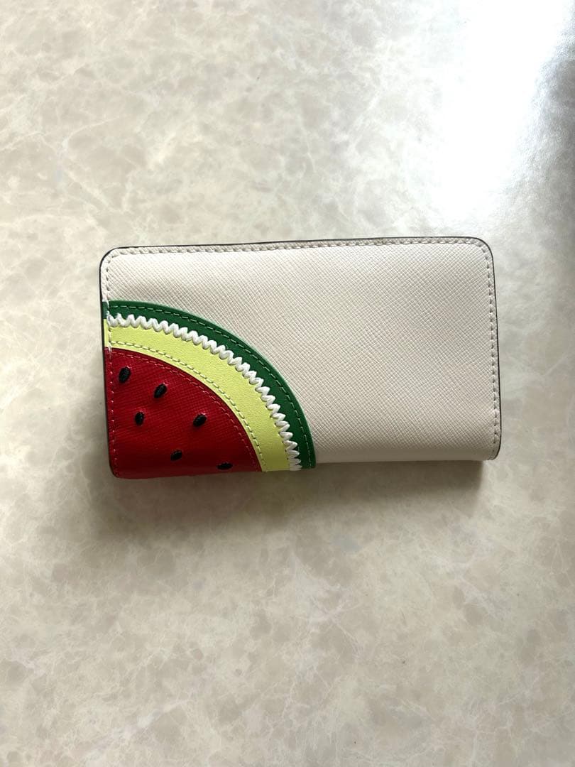 【ほぼ未使用】 kate spade new yorkスイカ 二つ折りミニ財布