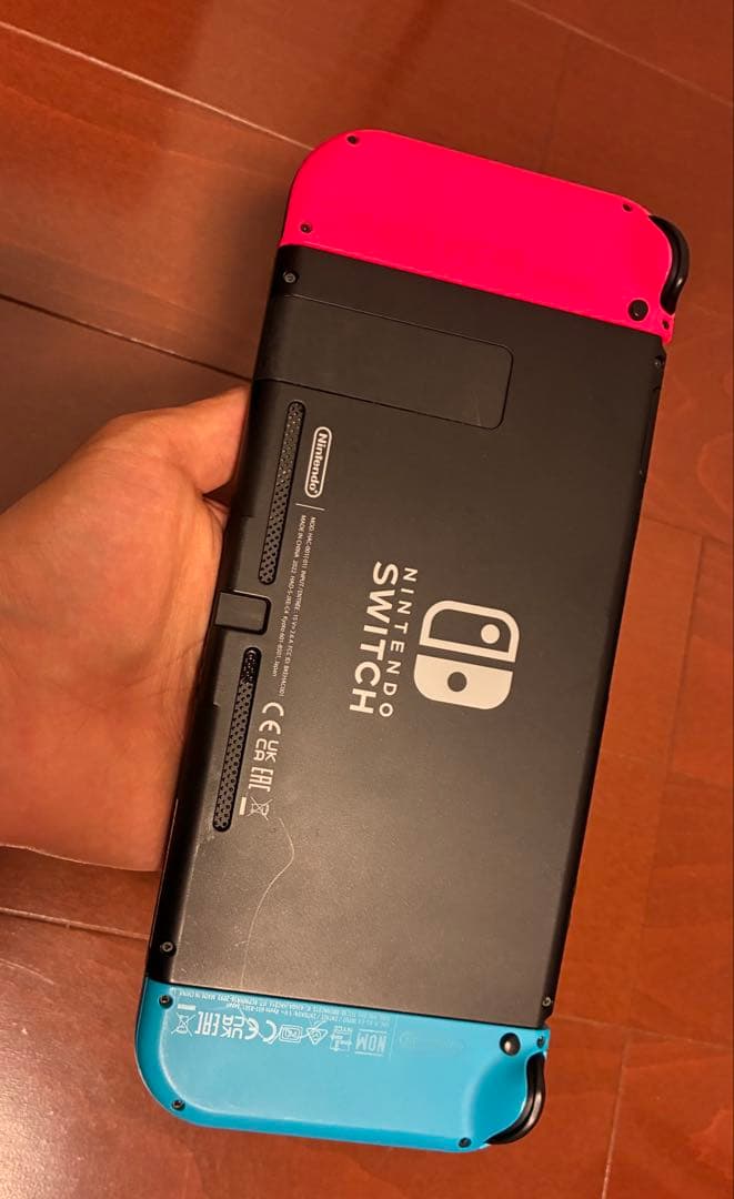 (64GBmicroSD付き)Nintendo Switch