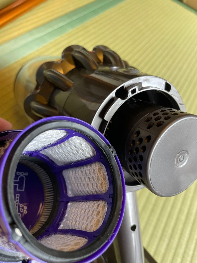 土々呂 　Dyson コードレスクリーナー　ダイソン　sv12 v10