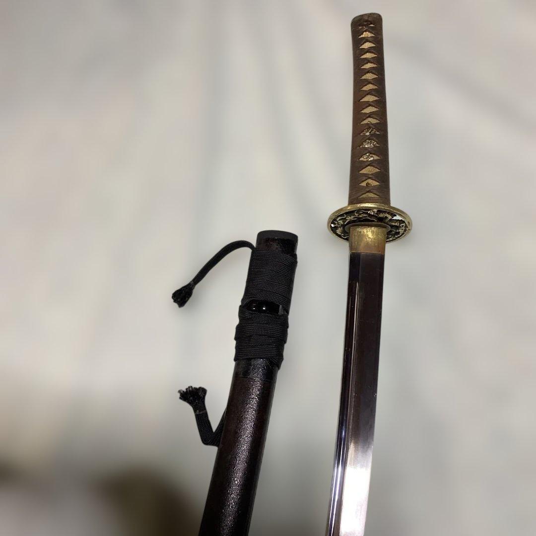 長めの居合刀 灰茶柄 龍彫金縁丸鍔 焦茶梨地鞘