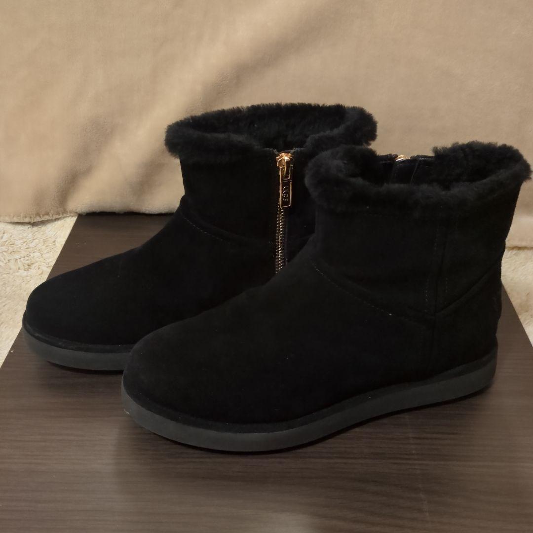 UGG ブラックムートンブーツ ファスナー付き
