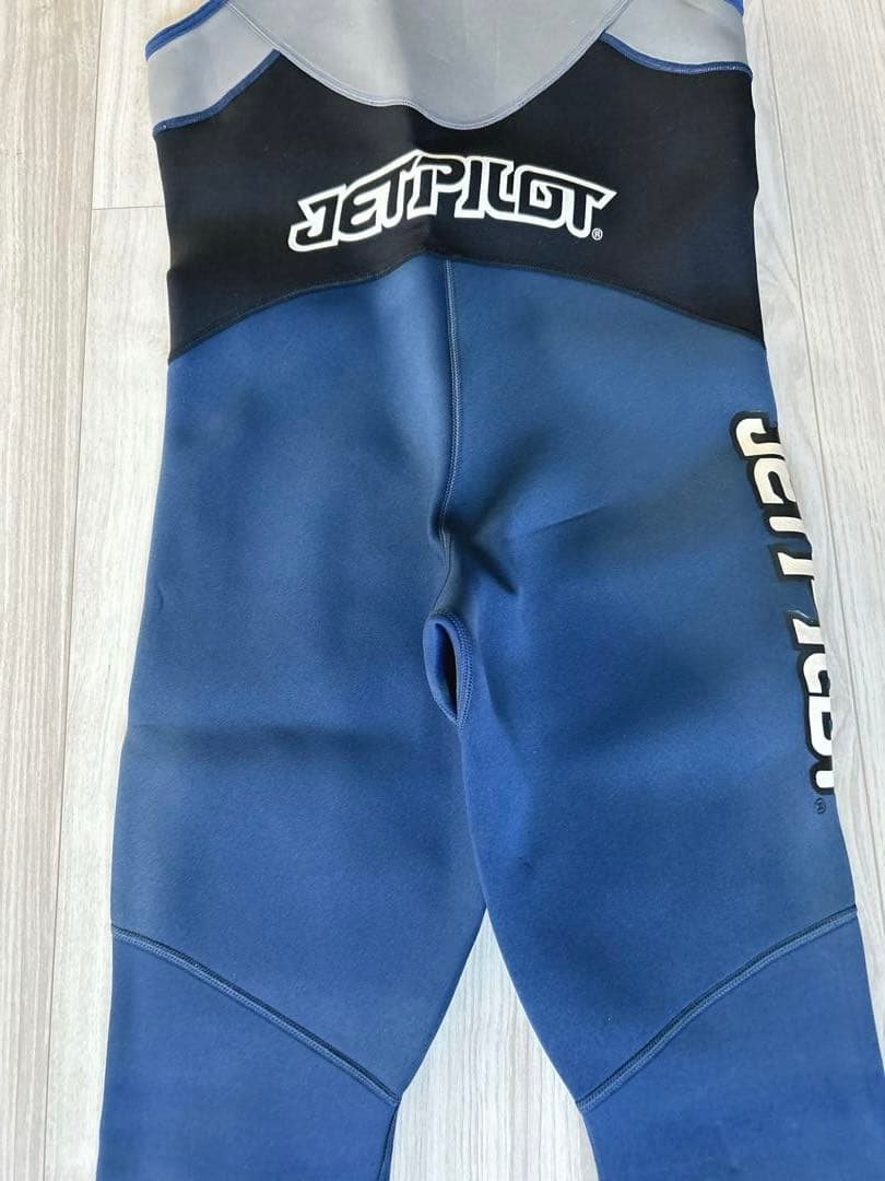 ジェットパイロット　ウェットスーツ　Sサイズ