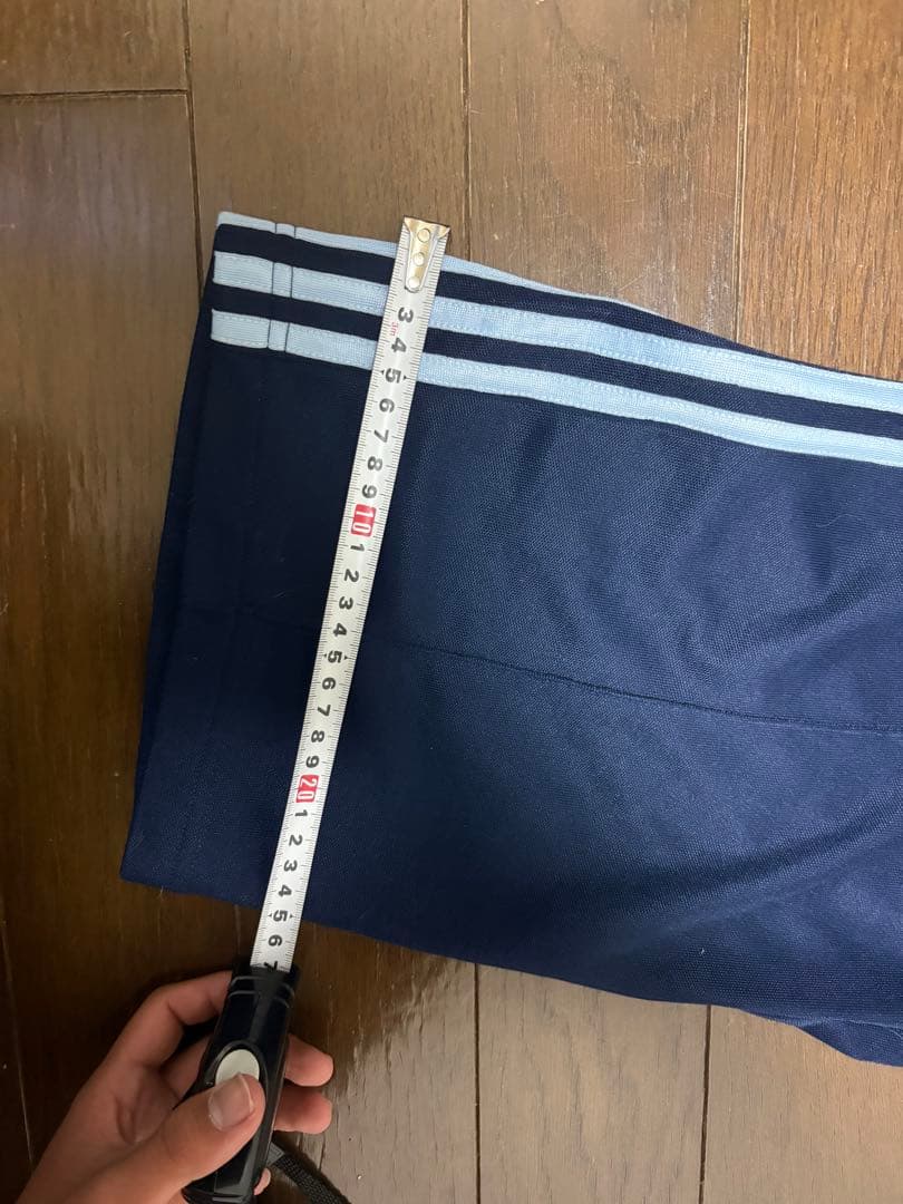 adidas ネイビー トラックパンツ