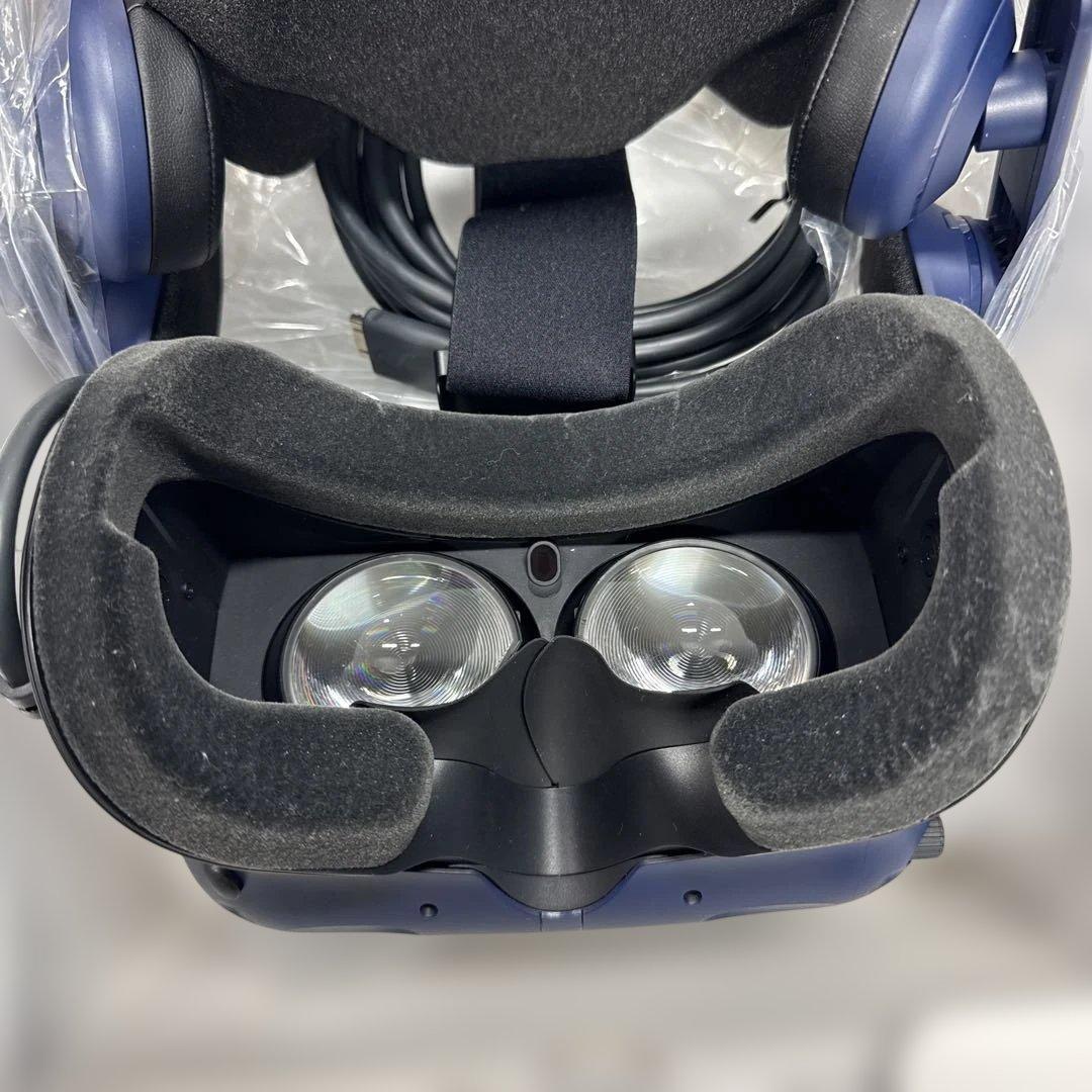 ク*読様 HTC VIVE PRO 未開封トラッカー2個付き