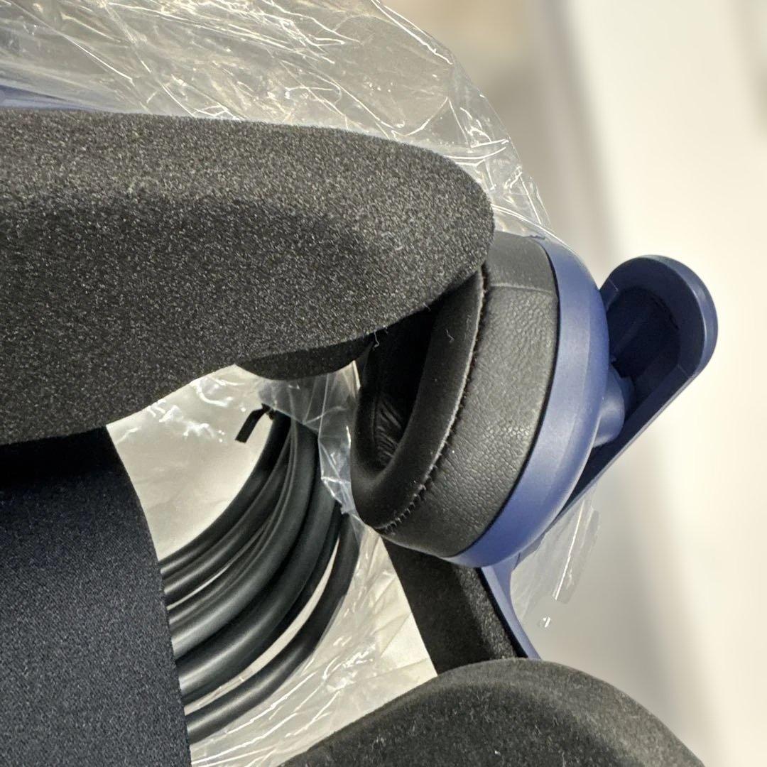 ク*読様 HTC VIVE PRO 未開封トラッカー2個付き