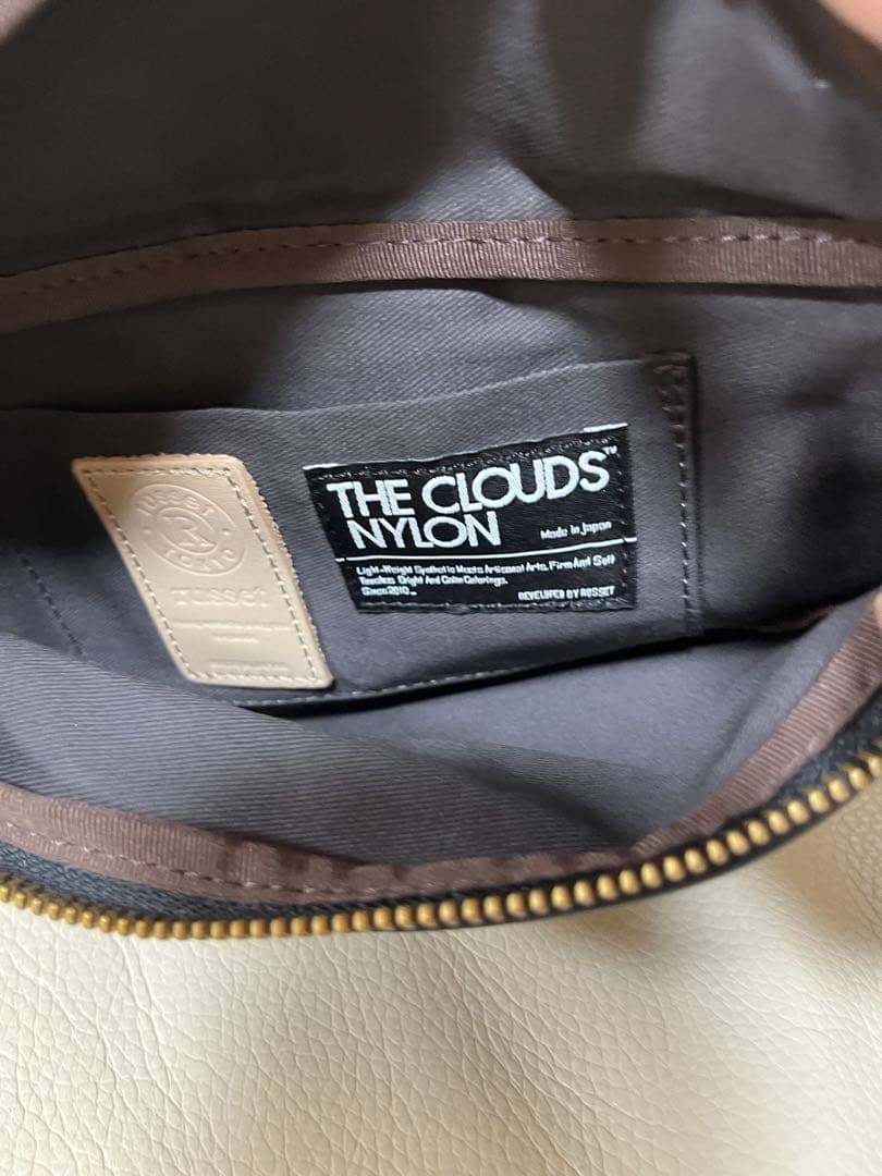 新品　ラシット ボディバック