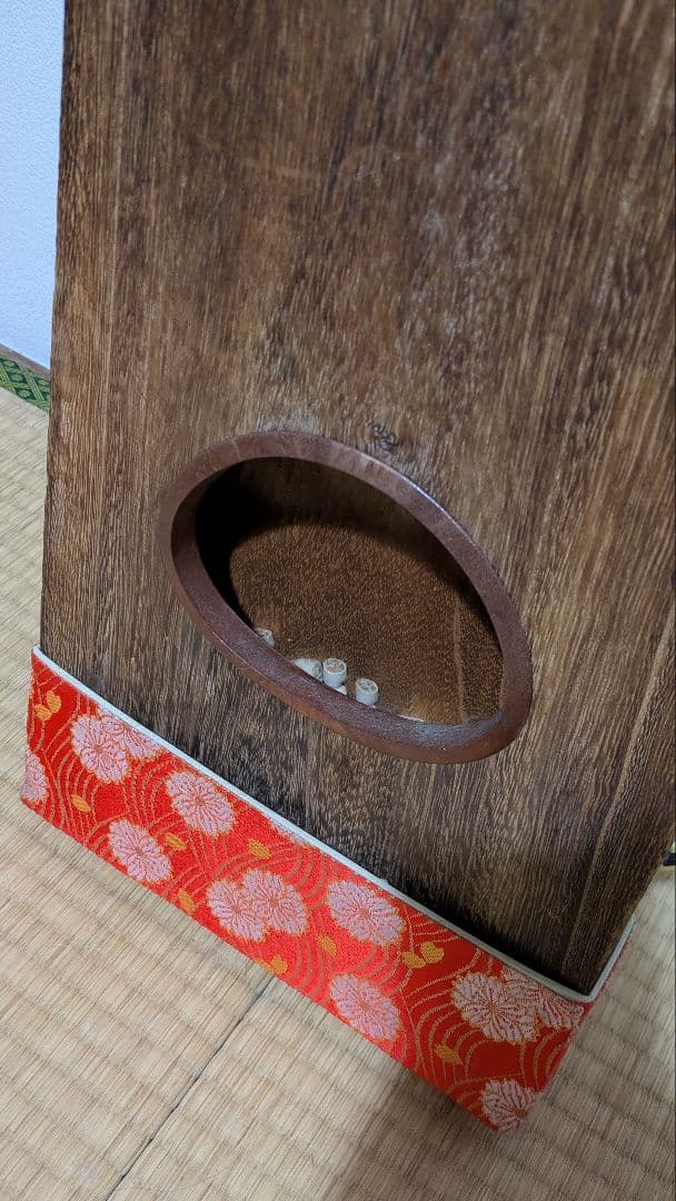 伝統的な琴 13弦