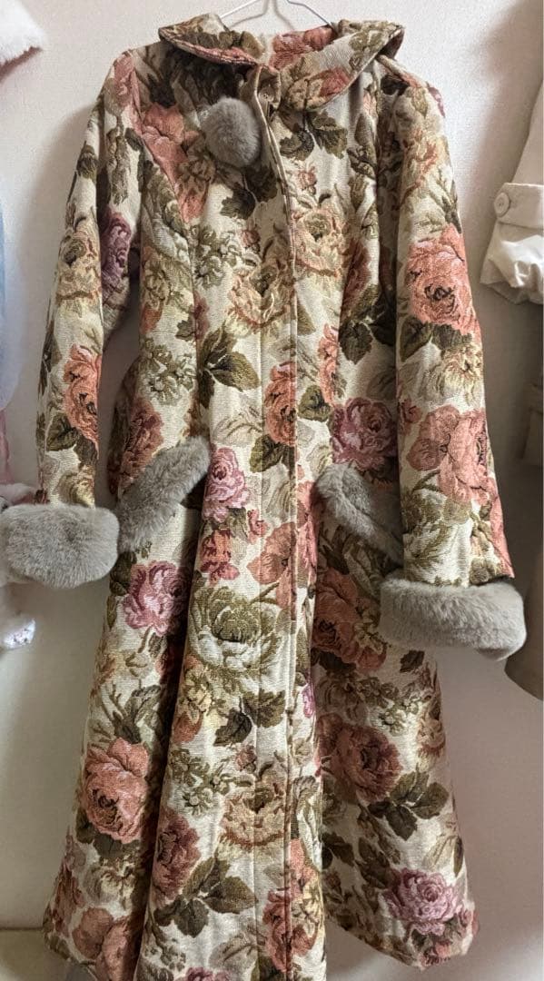 しまむら　くる実　ノエルドメモワール　ゴブランコート　ベージュ　ティペット