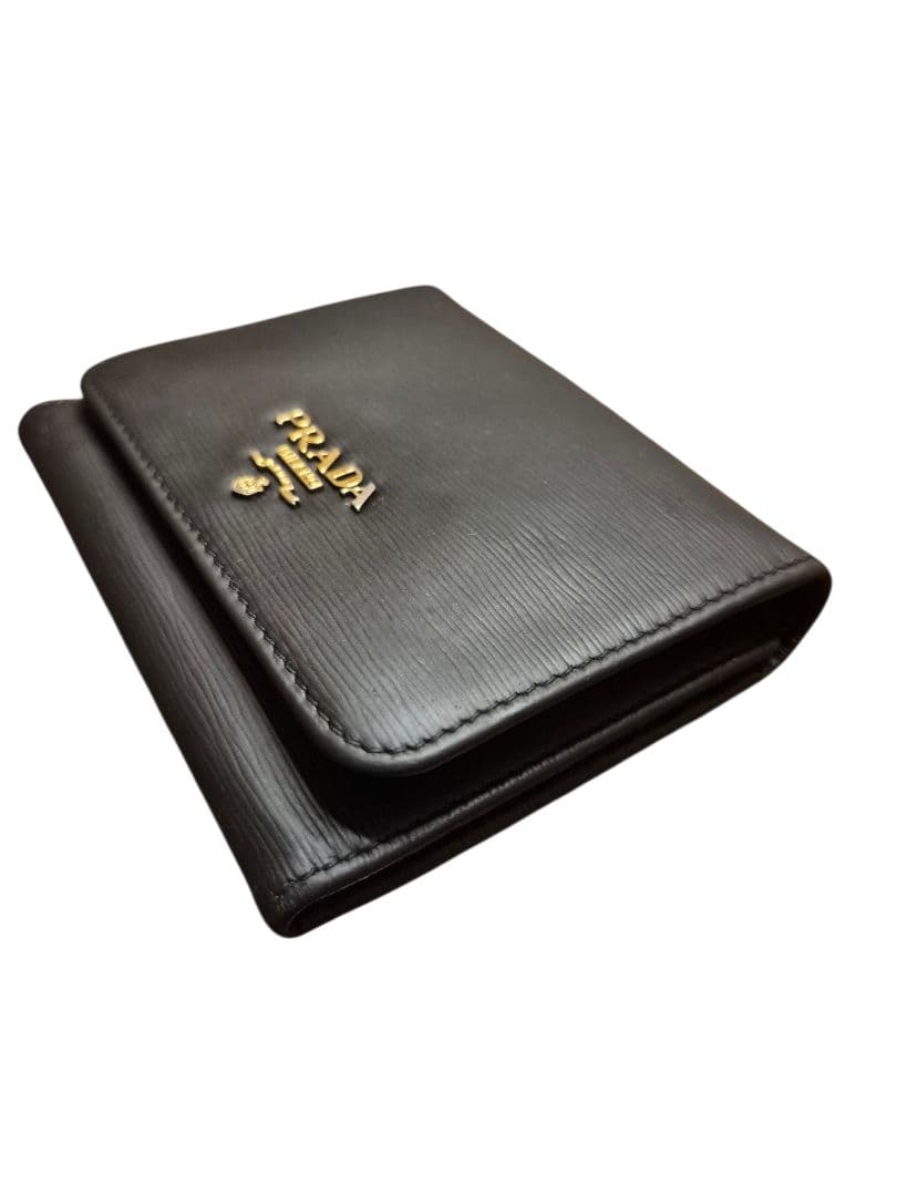 ＰＲＡＤＡ　プラダ　サフィアーノ　ゴールド金具　三つ折り財布 h