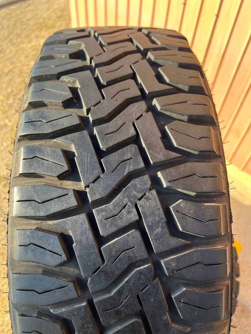 良品　国産　2024年製　215/65R16C 2本　ハイエース　キャラバン