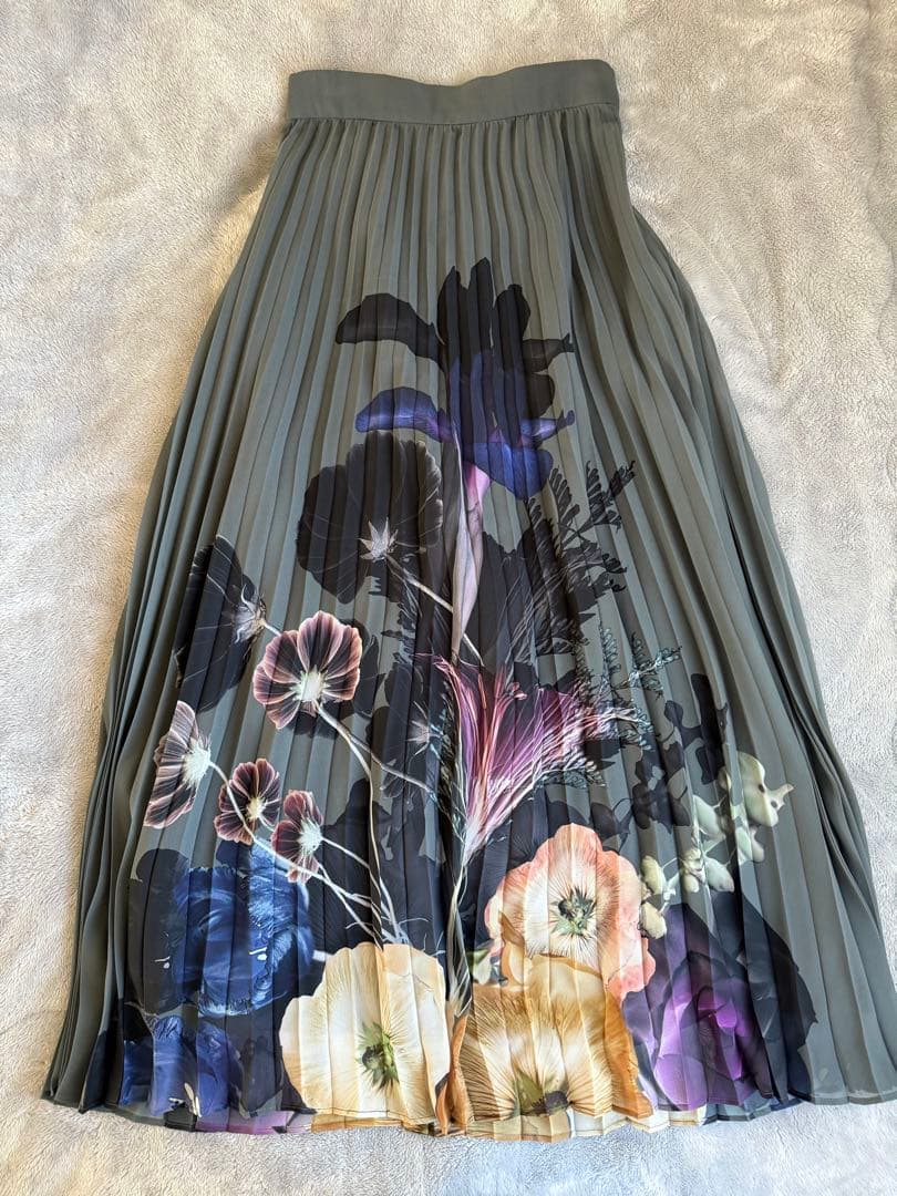 美品★MEDI ROENTGEN FLOWER PLEATS SKIRT