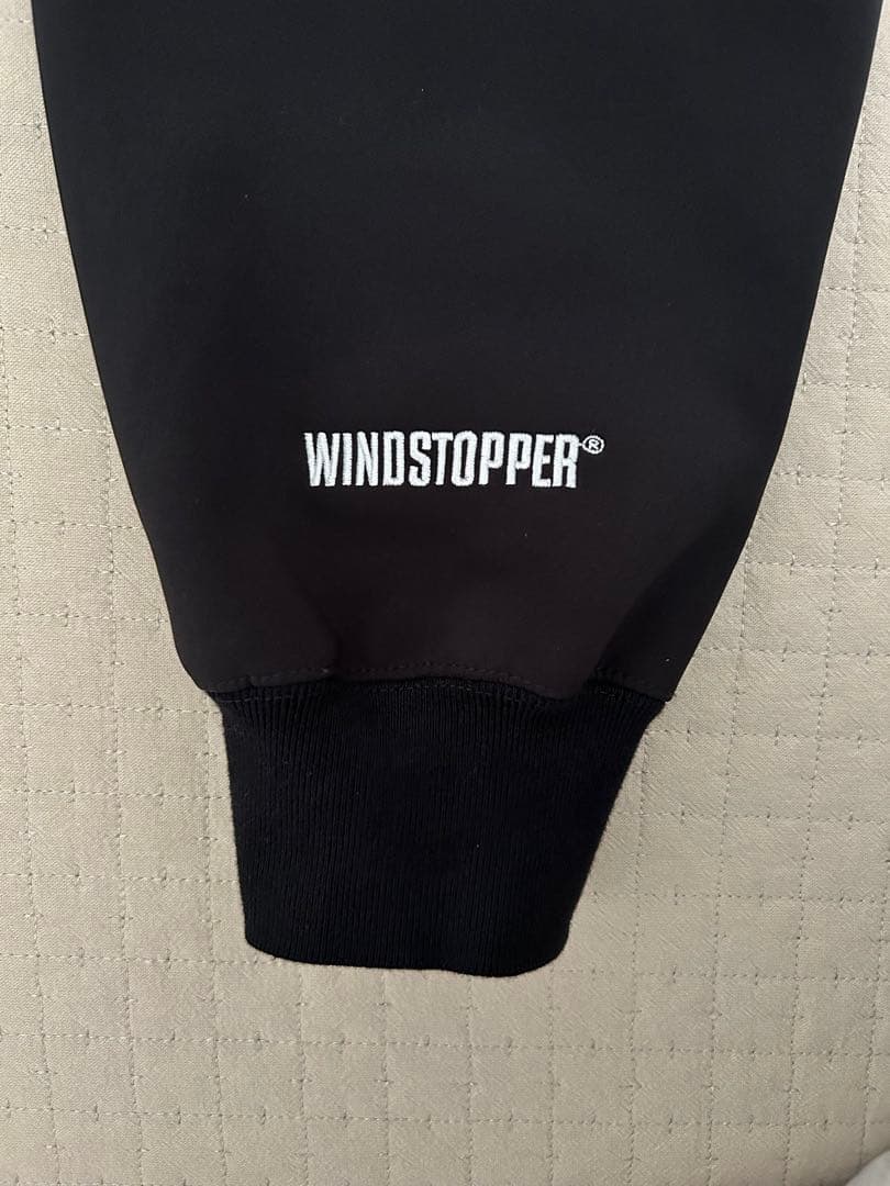 シュプリーム WINDSTOPPER Zip Up フーディーパーカー