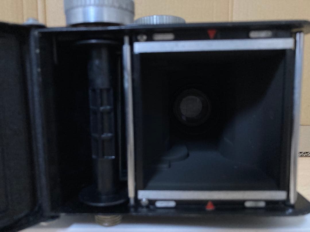 ジャンク品　カメラ3台と三脚(MINOLTAとYASHICAFLEXと？)