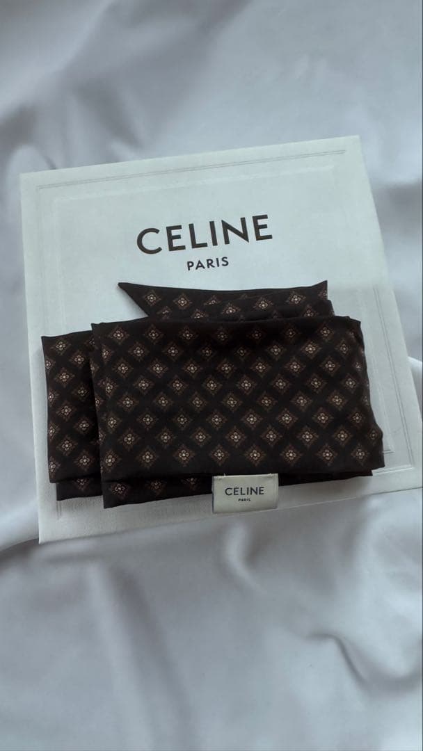 CELINE 23AW ラヴァリエ ブラウン