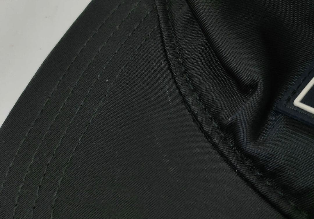 Moncler 黒 ベースボールキャップ
